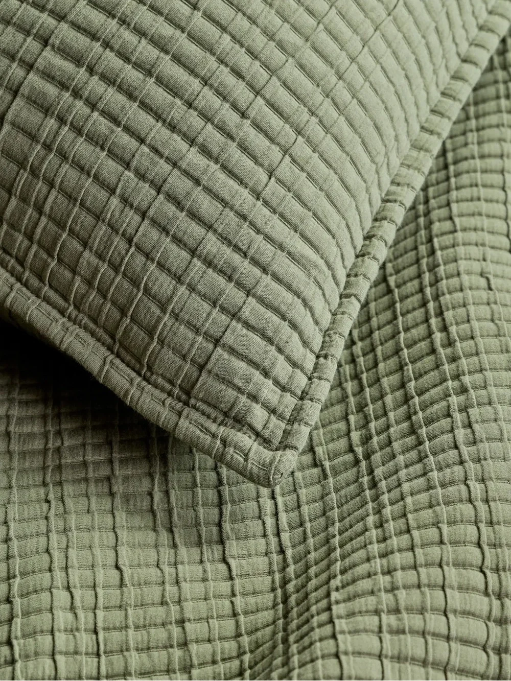 Quince Organic Ribbed Cotton Coverlet In Olive, King/Cal King